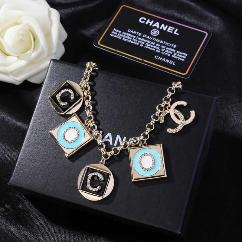 Chanel Necklace 05yxs223